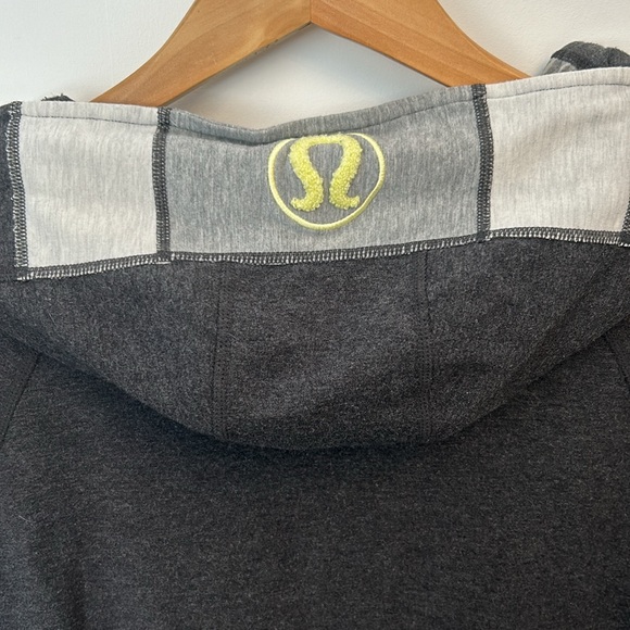 Lululemon Size 8 Grey Hoodie - Picture 3 of 7